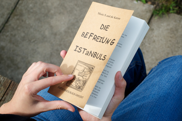 Alexander Brener and Barbara Schurz: Die Befreiung Istanbuls